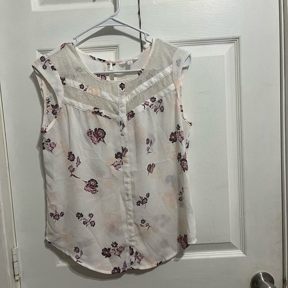 Candie's Sleeveless White Floral Blouse